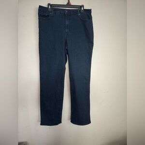 Gloria vanderbilt ladies Amanda tapered leg high rise jeans (Average)